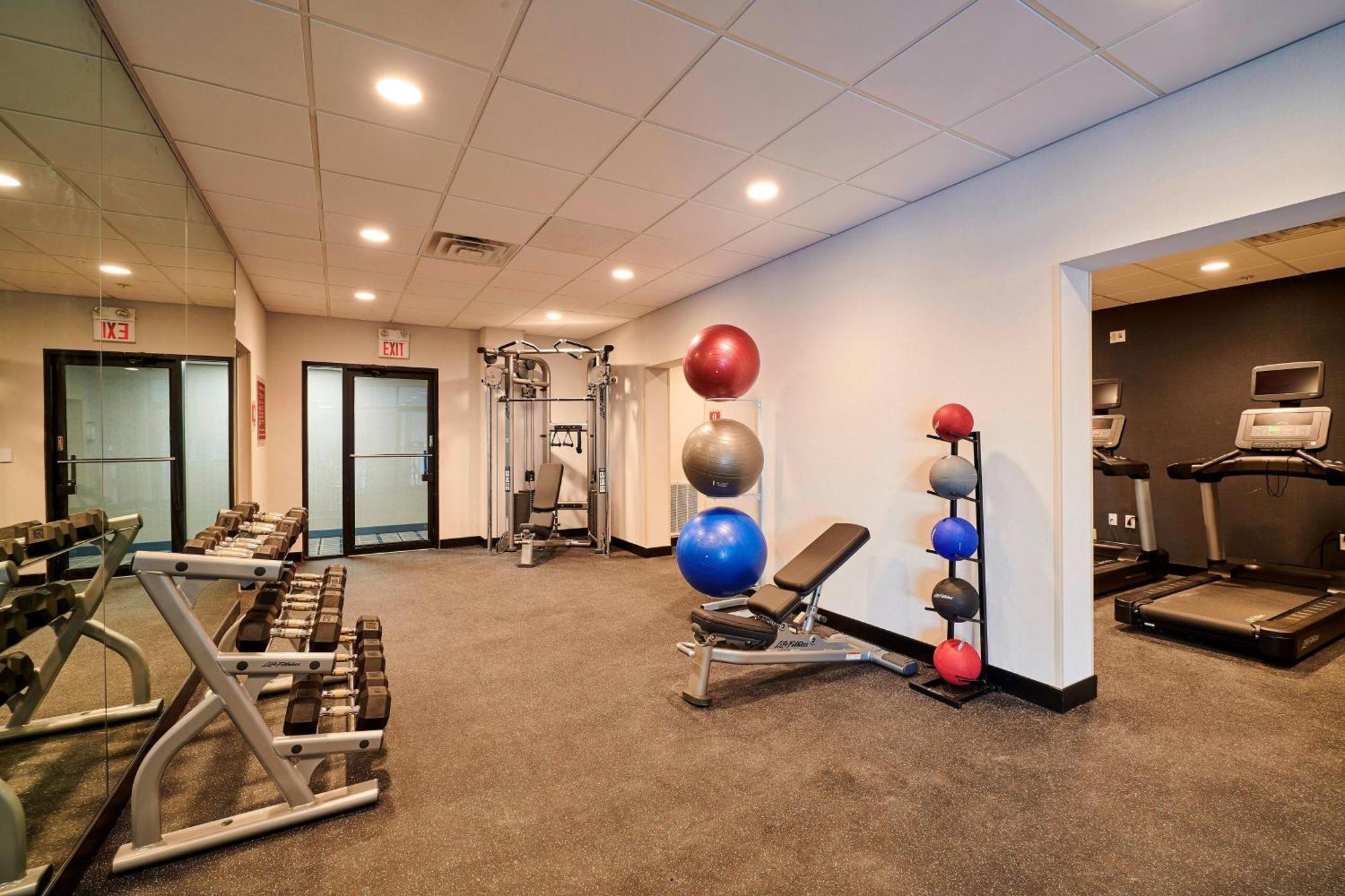 Four Points By Sheraton Cleveland-eastlake 4*
