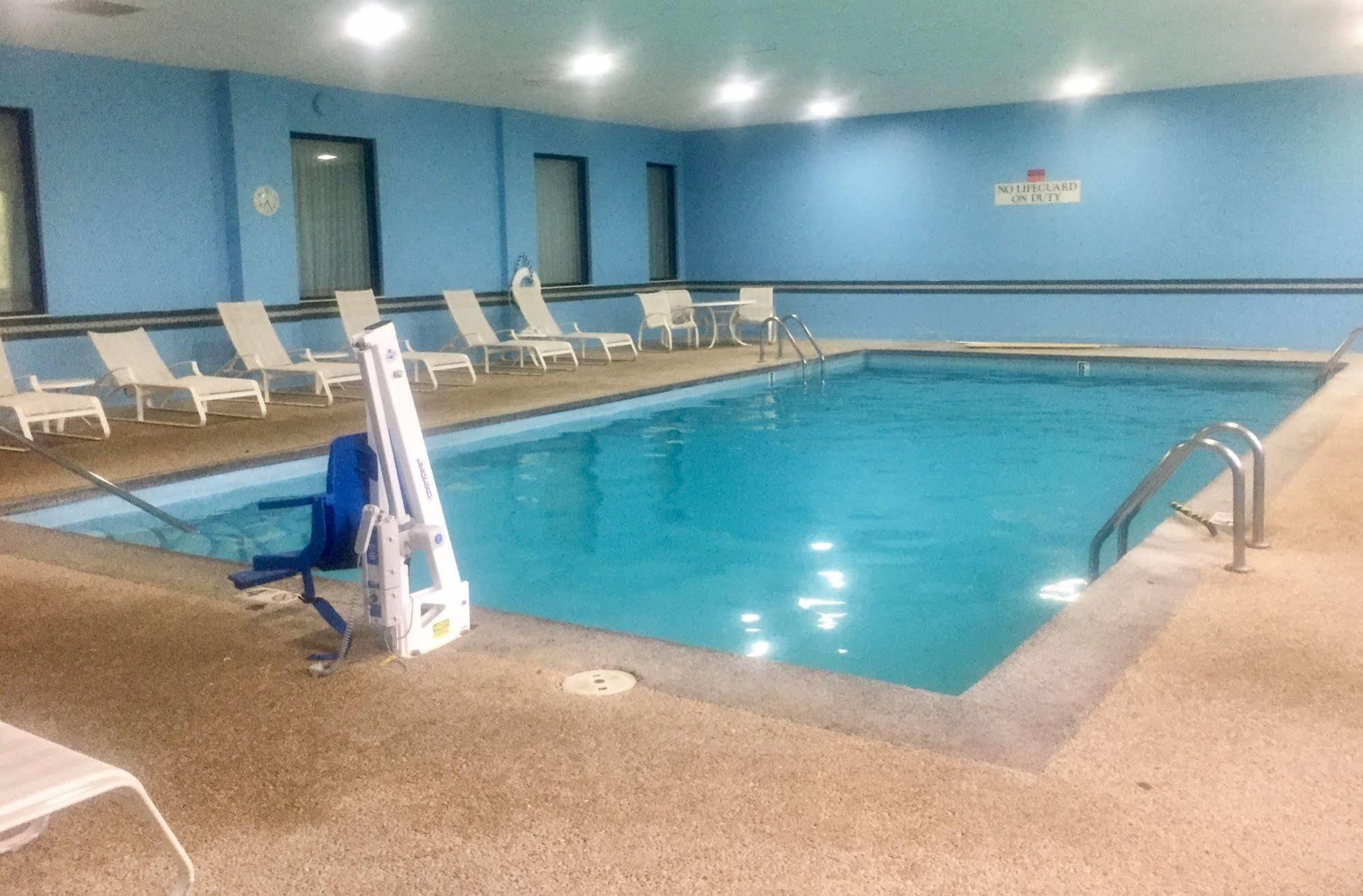 Hotel Four Points By Sheraton Cleveland-eastlake 4*