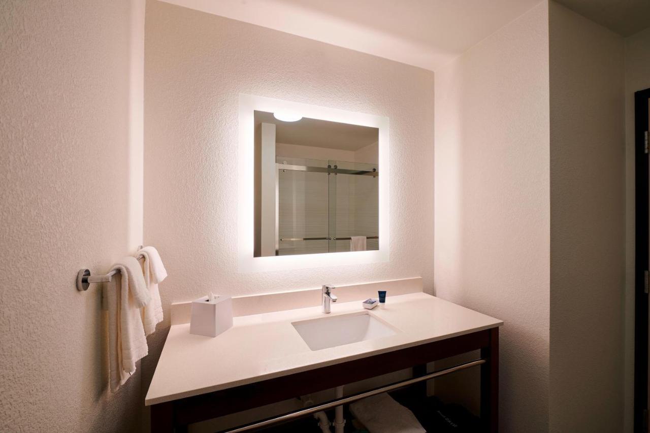Four Points By Sheraton Cleveland-eastlake Hotel 4*