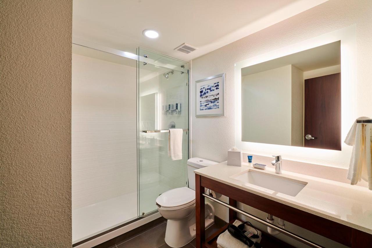 Four Points By Sheraton Cleveland-eastlake 4*
