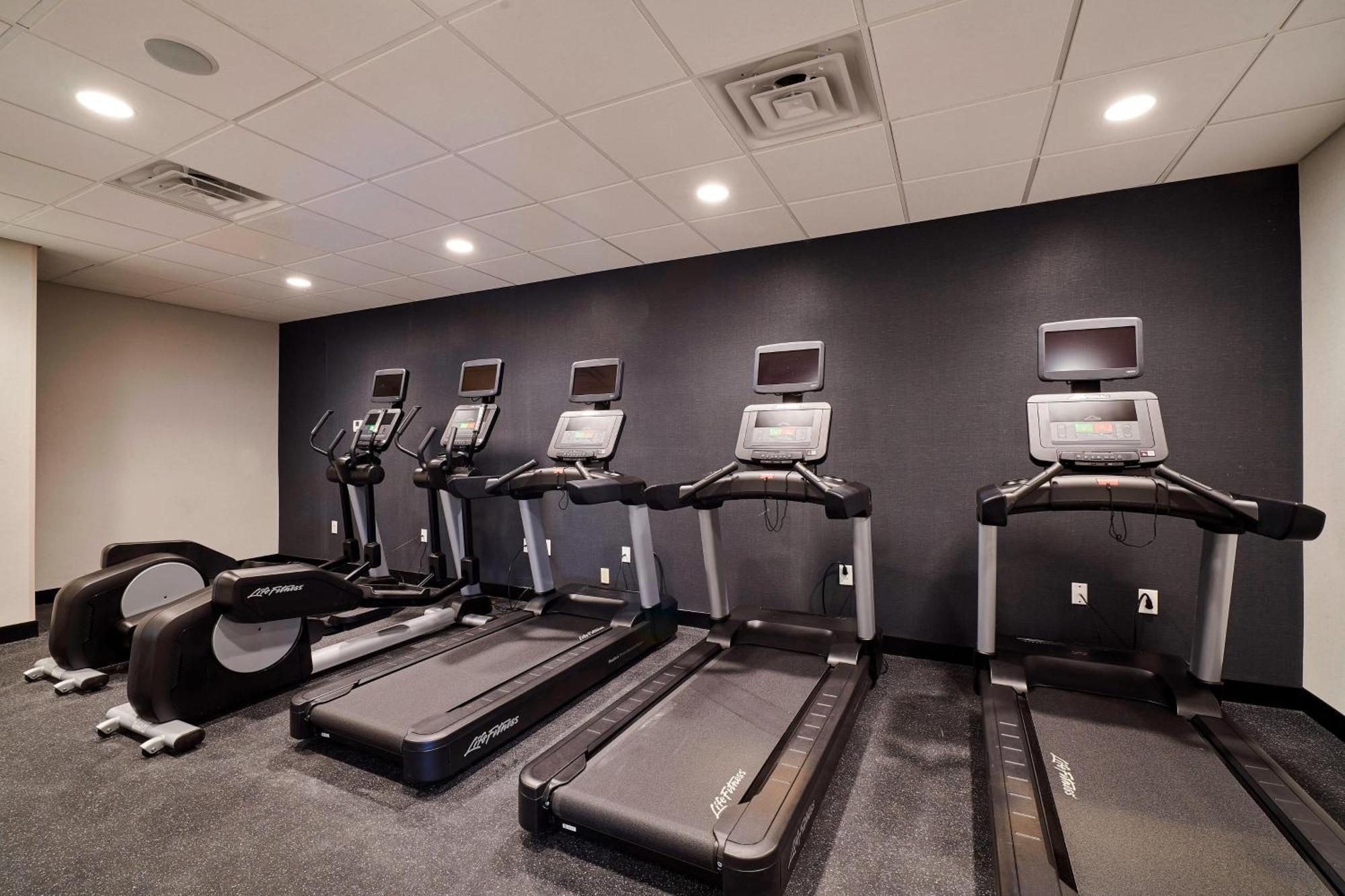 Four Points By Sheraton Cleveland-eastlake Hotel
