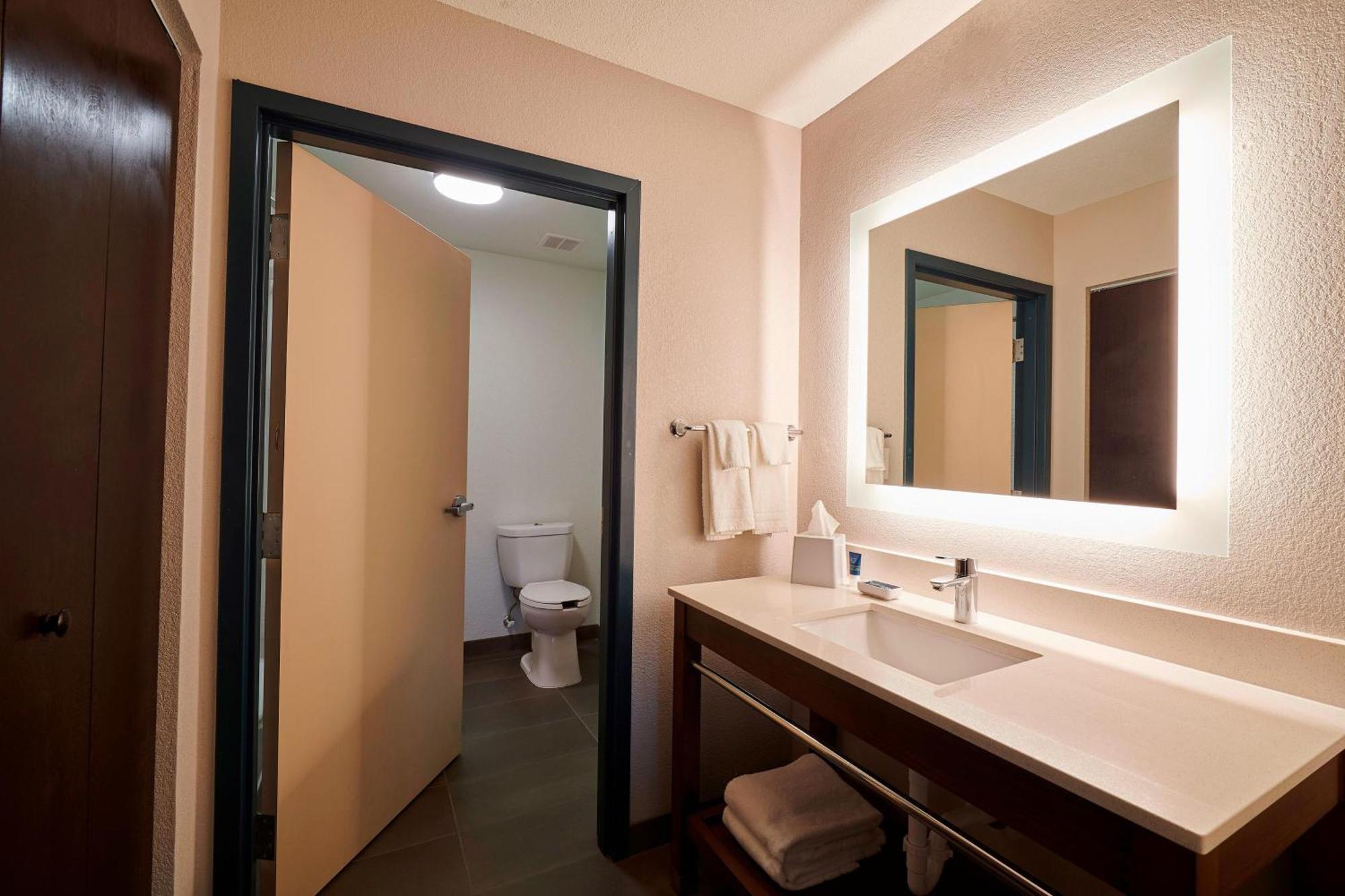 Four Points By Sheraton Cleveland-eastlake Hotel 4*